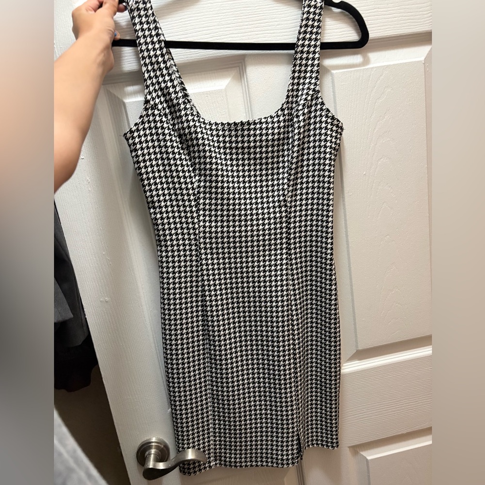 Forever 21 Black and White Houndstooth Mini Dress